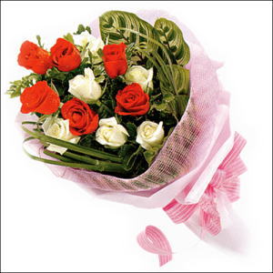 5 kirmizi 5 beyaz güllerden   Yozgat online çiçek gönderme sipariş 