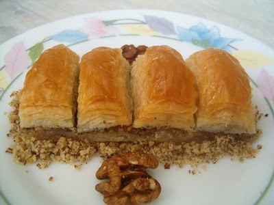 online pastane Essiz lezzette 1 kilo cevizli baklava  Yozgat cicek , cicekci 