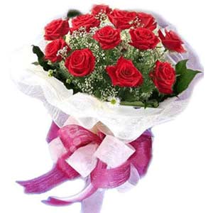  Yozgat çiçek satışı  11 adet kırmızı güllerden buket modeli