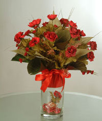 yapay güllerden vazo  9 gül  Yozgat uluslararası çiçek gönderme 